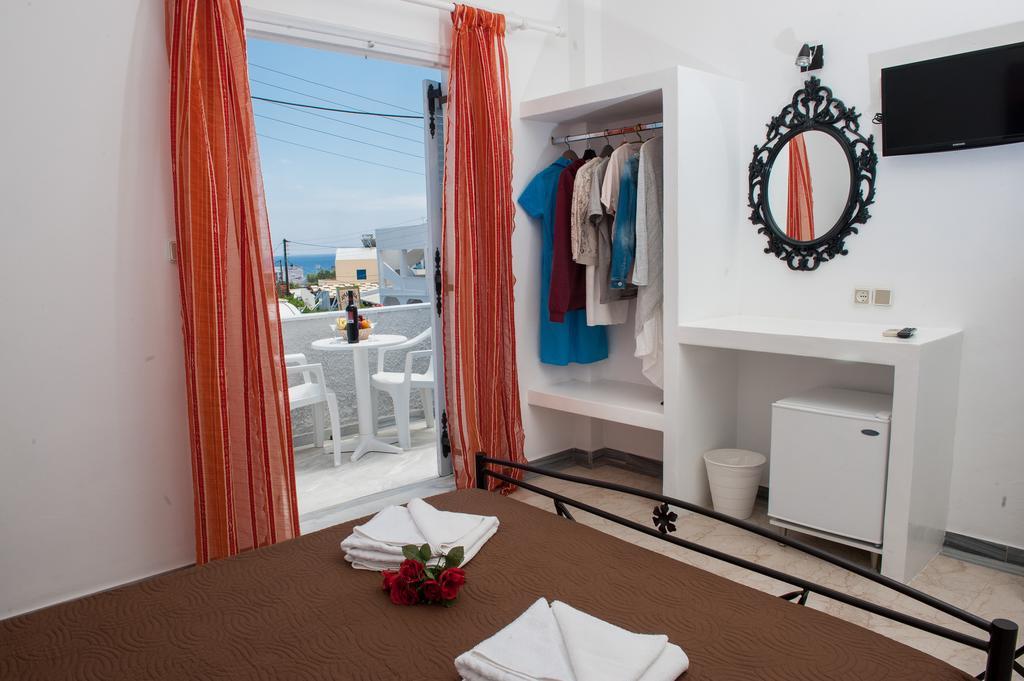 Join Us Low Cost Rooms Kamari  Ngoại thất bức ảnh
