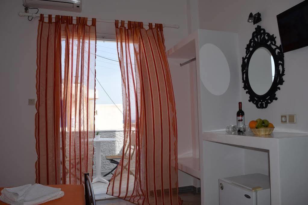Join Us Low Cost Rooms Kamari  Ngoại thất bức ảnh