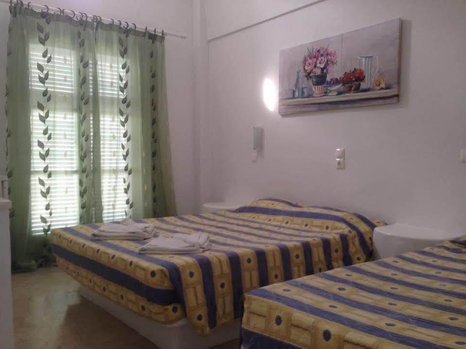 Join Us Low Cost Rooms Kamari  Ngoại thất bức ảnh